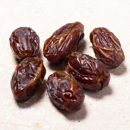 Medjoul Dates from Zaytoun, eco-friendly online shop UK in Brighton and Hove, juicy and ripe.