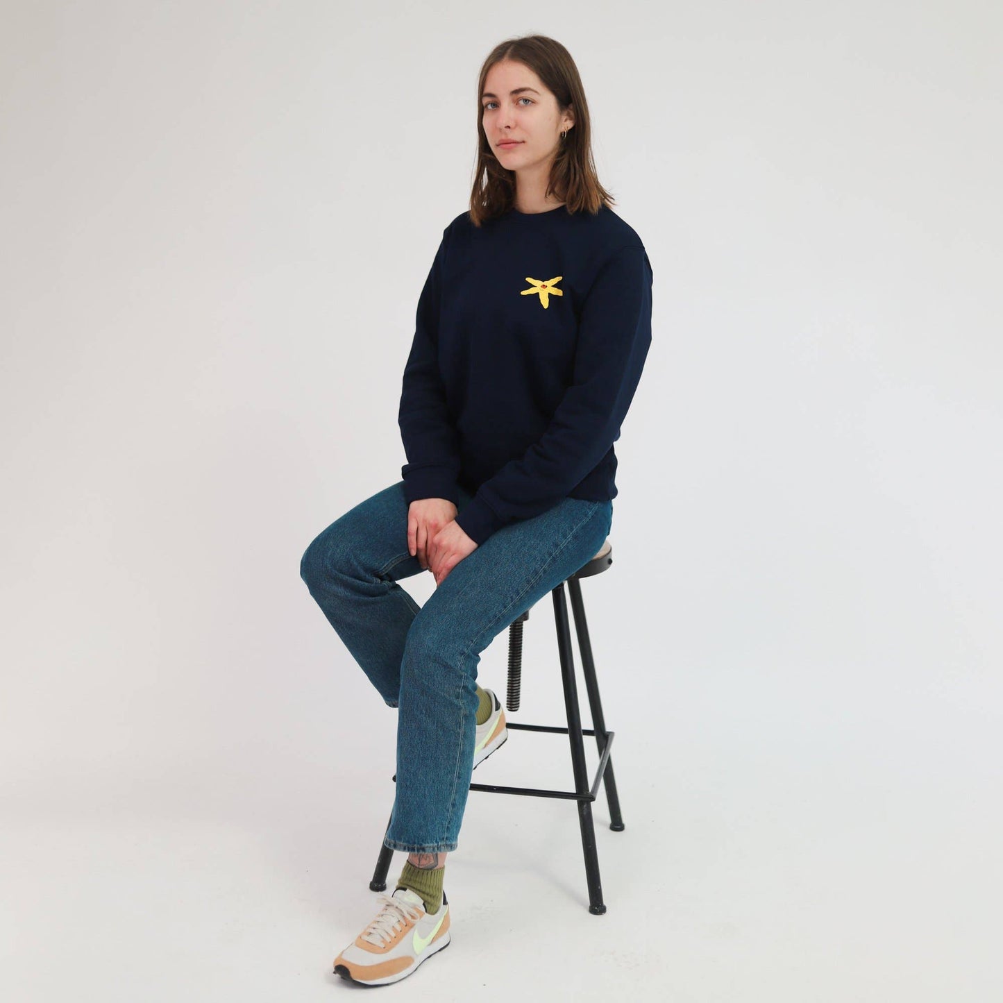 Starfish unisex sweatshirt from Eco-Friendly-Online-Shop, offering a comfortable, ocean-inspired layer for sustainable everyday wear.