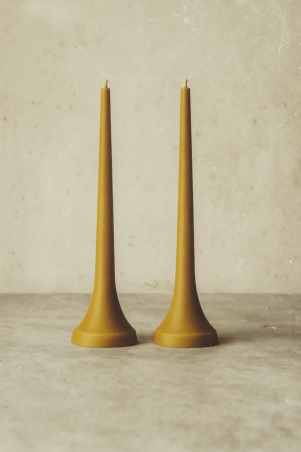 Double Dinners set of 2 dinner pillar candles made of pure beeswax, 27x7cm, self-trimming wick, sustainable.