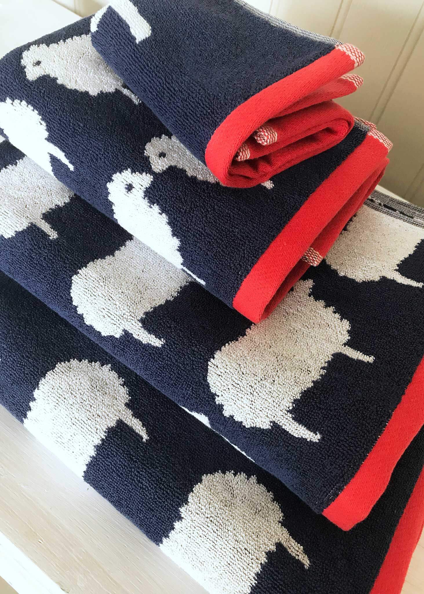 Anorak Kissing Sheep Organic Cotton Hand Towel